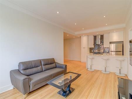 Recently Renovated 5½ Apartment Available - A louer • For Rent