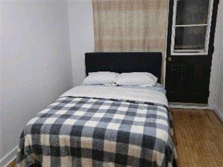 Grande chambre à louer Rosemont