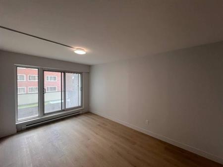 Fully Renovated 3½ Apartments Available - A louer • For Rent