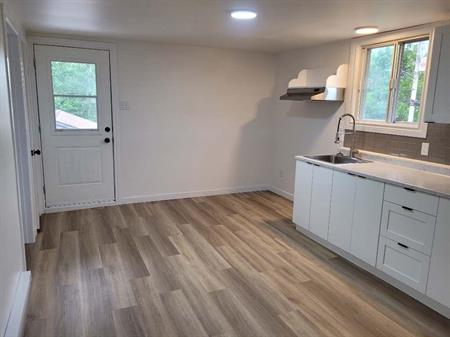 Grand logement 5½ spacieux et bien entretenu à louer – Blainville Disponible à compter du 1er août - Spacious & Well-Maintain