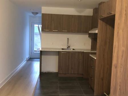 6 1/2 à louer à Chomedey Laval
