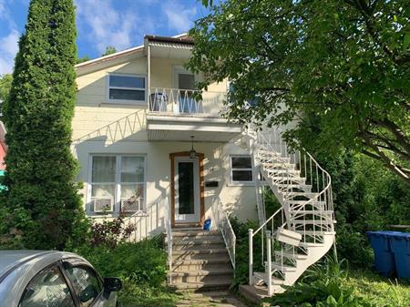 Grand Logement 4-1/2 Lumineux Beauport