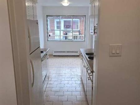 3 1/2 Renove Chauffage Eau Chaude Inclus