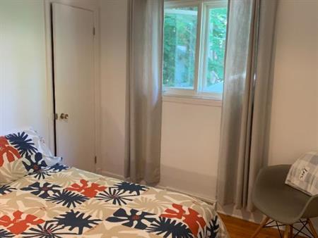Chambre meublée à louer - maison paisible à Sainte-Foy - Québec