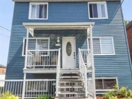 4 et demi rénové à louer dans le Vieux-Longueuil!