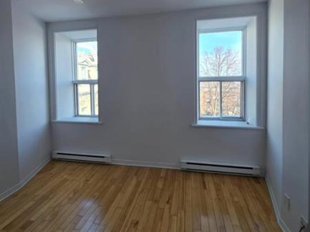 2 CH - 1 SDB - Montréal - $2,099 /mo