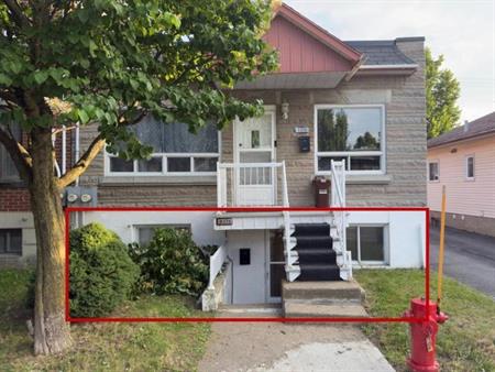 À LOUER : Superbe appartement 3 ½ au cœur de Saint Michel-Parc extension
