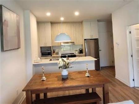 Appartement luxe 3 1/2 à louer avec stationnement intérieur