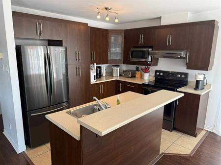 Grand 4 chambres, 8 1/2, Charlesbourg