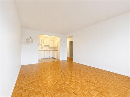 1 CH - 1 SDB - Longueuil - $1,300 /mo