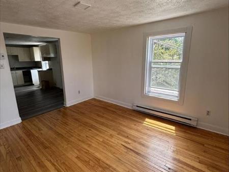 2 CH - 1 SDB - Windsor - $925 /mo