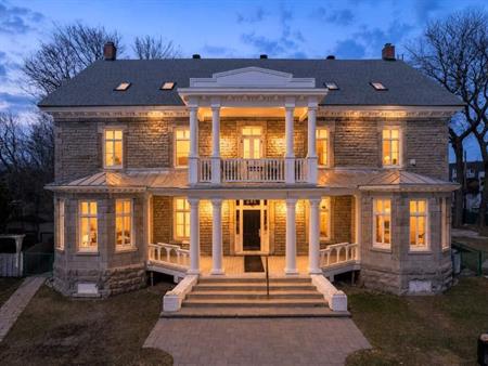 MAJESTUEUX 3 ½ À LOUER DANS LE VIEUX-TERREBONNE