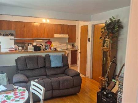 Logement paisible à louer 3 ½ à 1 150$ disponible 01 septembre 2026