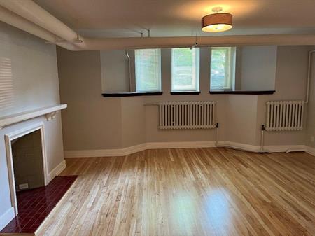 Logement à louer et disponible.