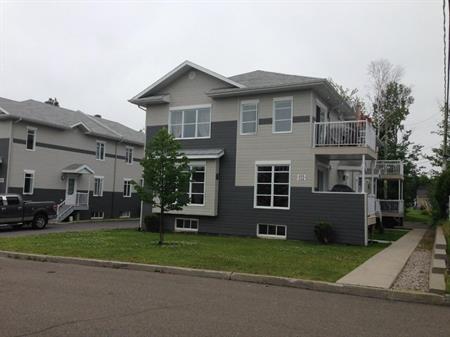 Grand 8 1/2, 4 Chambres, Charlesbourg, Québec