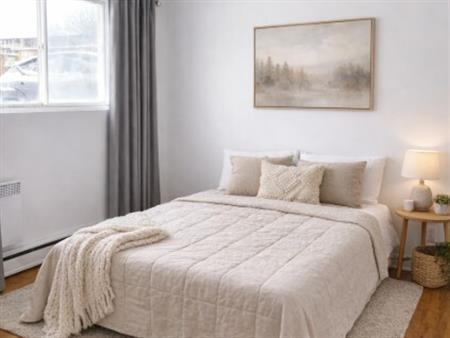 3 1/2 Ste Foy– Semi-meublé- Disponible I