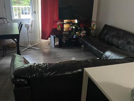 Appartement 2-1/2 A Louer
