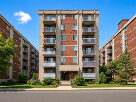 2 CH - 1 SDB - Montréal - $1,250 /mo