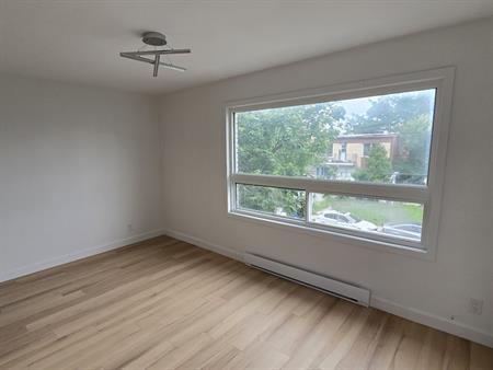 3 1/2 Bien Situé Freshement Rénové