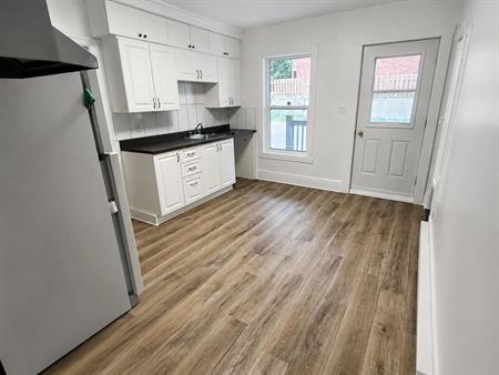 Immeuble - 866 à 882 Short Grand 6 1/2 à Sherbrooke