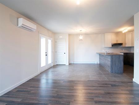 5 1/2 Quadruplex 1er étage Sherbrooke