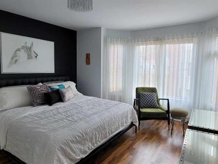 ✨ Condo 4½ à Saint-Hubert | 2 stationnements | Climatisation | Balcon | Disponible 1er septembre ✨
