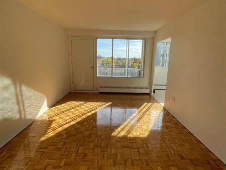 2 CH - 1 SDB - Montréal - $1,599 /mo