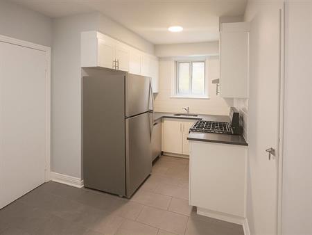 2 Bedroom - 5005 Avenue Macdonald, Montréal