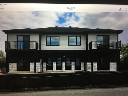 5 1/2 STYLE CONDO