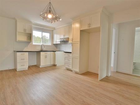 2 CH - 1 SDB - Sainte-Julie - $1,700 /mo