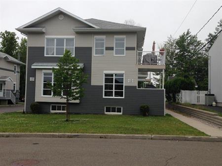 Grand 8 1/2, 4 Chambres, Charlesbourg, Québec