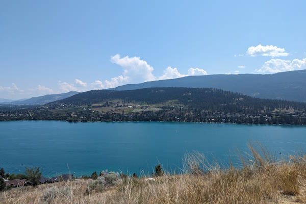 Pourquoi Vivre à Kelowna est une Aventure Toute l'Année